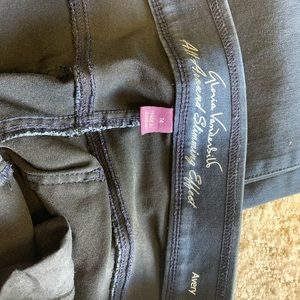 Gloria Vanderbilt Avery pants